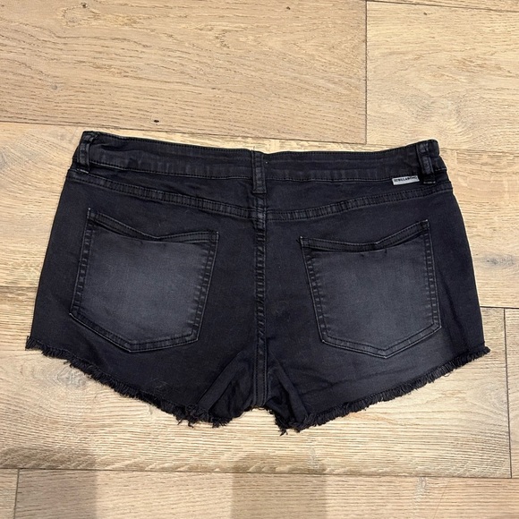 Billabong Black Washed Fray Hem Jean Shorts - Size 30 - NWOT - Picture 3 of 4